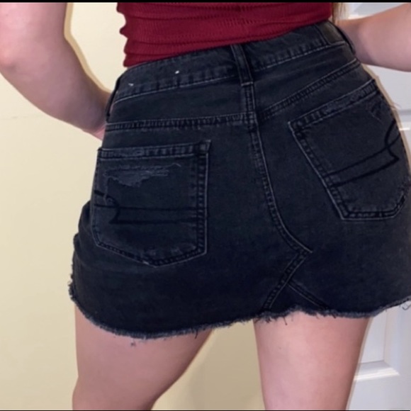 NWOT AE buttonup black distressed jeanskirt - Picture 3 of 8